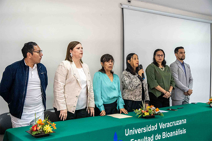 Mónica Sandoval García inauguró las actividades conmemorativas del Día del Químico, organizado por la Facultad de Bioanálisis 