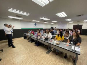 Titulares de Entidades Académicas y Dependencias impartiendo taller