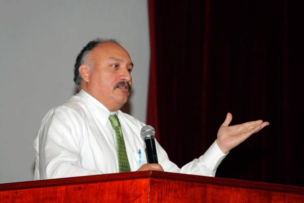 Porfirio Carrillo, secretario Académico de la UV, destacó el papel de los docentes en la transformación de la UV