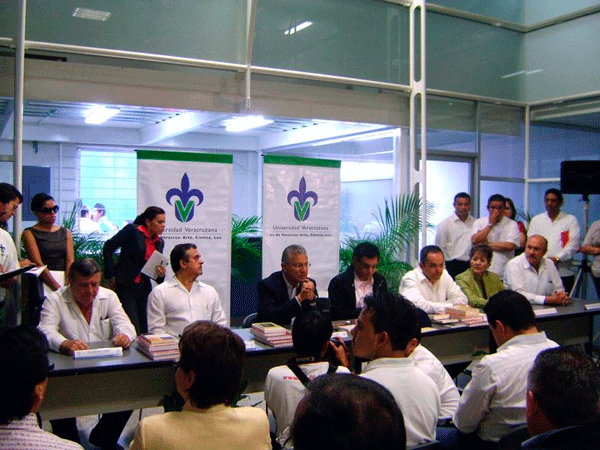 Raúl Arias Lovillo felicitó a la comunidad de la Facultad de Ingeniería por el esfuerzo para la rehabilitación del antiguo edificio de Topógrafos, también conocido como “San Quintín”