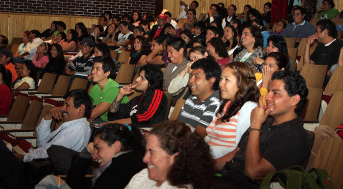 Estudiantes de la Unidad de Humanidades durante la conferencia