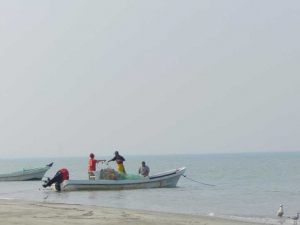El trabajo con pescadores es parte de sus actividades