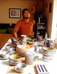 Rabí Montoya realiza un proyecto de investigación curatorial sobre cerámica