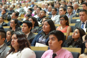 Académicos, decanos y estudiantes de todas las regiones atendieron el informe