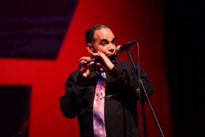 El flautista también ofreció un concierto en el Teatro del Estado