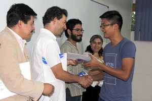 Universitarios destacados obtuvieron notas laudatorias