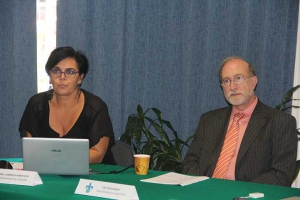 Verónica Marín Díaz y Don Passey