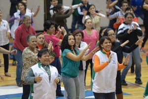 Guardianes de la Salud, trabajadores y autoridades en la Convivencia Navideña