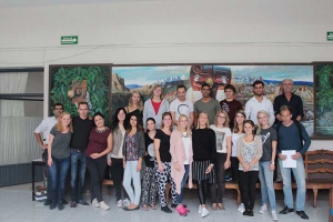 Alumnos y académicos de la Universidad HAN