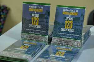 Académicos presentaron libro sobre el Artículo 123