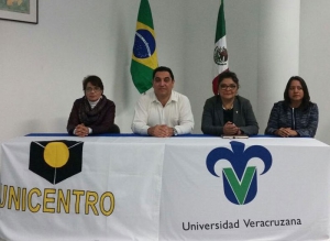 El vicerrector José Luis Alanís Méndez ofreció un mensaje a estudiantes y autoridades de UNICENTRO 