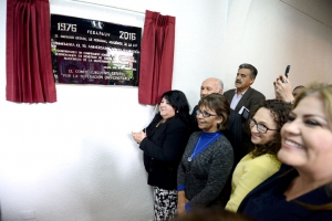 Autoridades universitarias y sindicales en la ceremonia