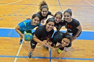 Las universitarias entrenan con el ánimo muy en alto