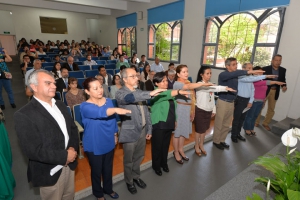 La junta directiva rindió protesta en la UV