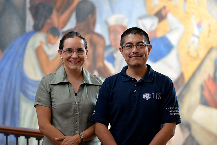 Lizbeth Hernández y Juan Carlos Pérez, organizadores del evento