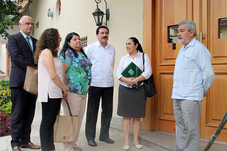 La Rectora encabezó a las autoridades que acudieron a Casa Veracruz