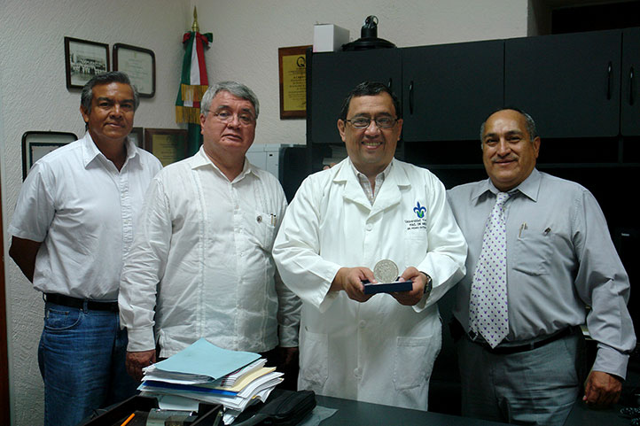 Manuel Saiz Calderón recibió el apoyo de sus colegas