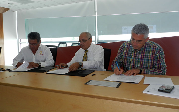 Mariano Hernández, Alfonso Pérez y Facundo Pacheco signaron el documento