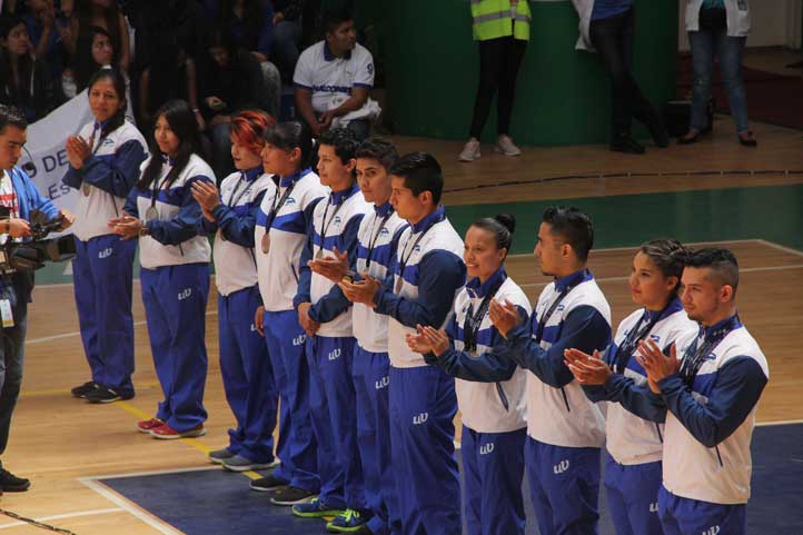 Los medallistas de la Universiada Nacional saludaron a sus compañeros