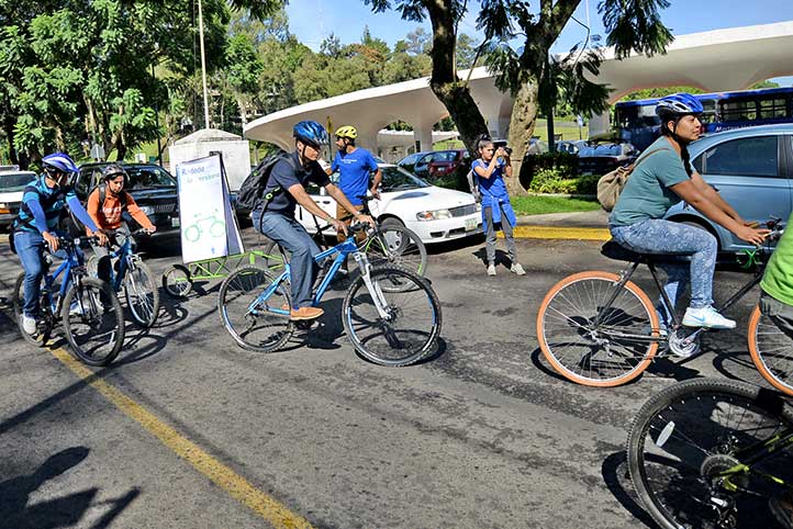Universitarios celebraron el Día Mundial sin Auto