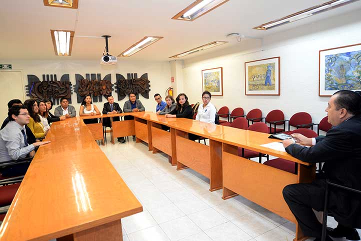 El comité evaluador se reunió con estudiantes, profesores y autoridades