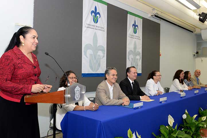 La Rectora inauguró el debate