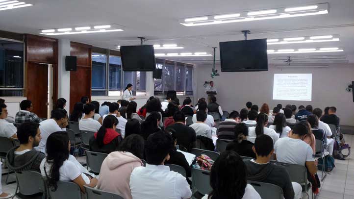 Alumnos en el curso-taller sobre farmacovigilancia