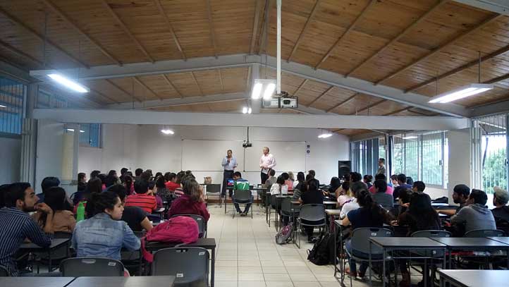 Rodrigo Delgado charló con estudiantes de Ingeniería Química
