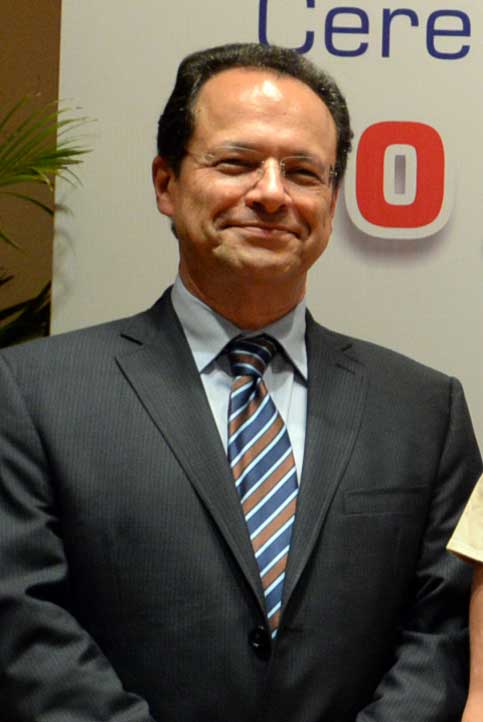 Alberto Olvera Rivera, ex becario