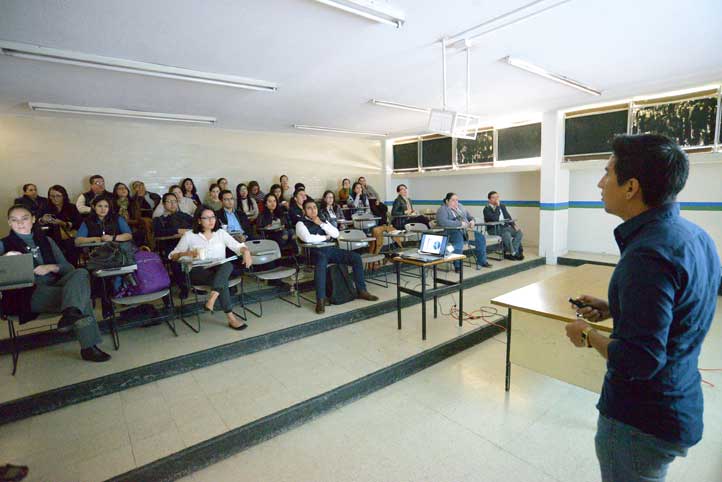 Presentación del proyecto en el Seminario de Investigación del ICS
