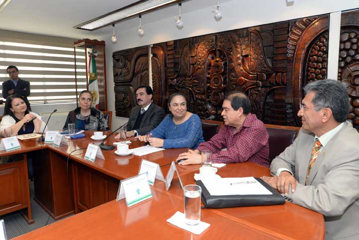 Ivonne Cisneros, Beatriz Rodríguez, Octavio Ochoa, Sara Ladrón de Guevara, Juan Mendoza y Gerardo García