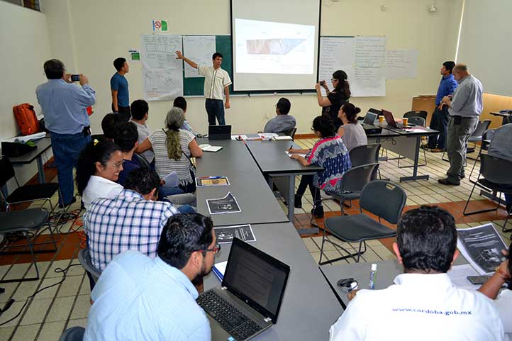 Estudiantes y académicos asistieron al taller sobre planeación participativa