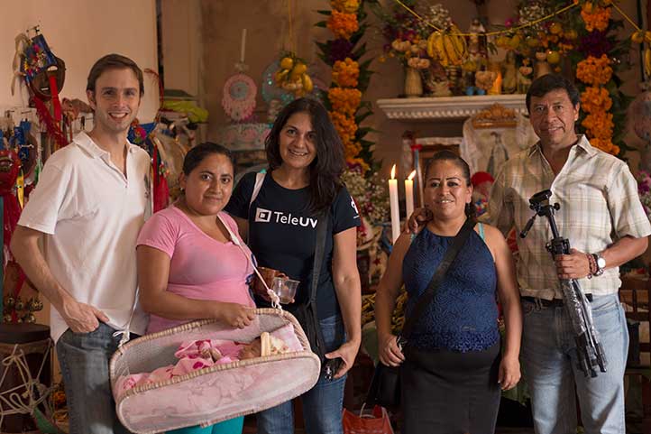 Aborda la importancia de los pueblos campesinos a lo largo de los siglos