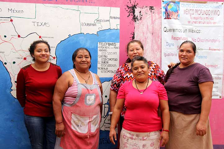 El grupo de mujeres lleva más de 20 años auxiliando a los migrantes