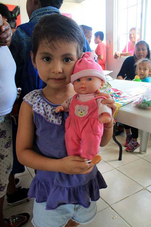 Los niños disfrutaron sus regalos