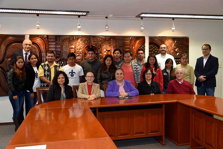 Los jóvenes fueron recibidos por las autoridades universitarias