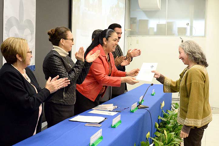 Sara Ladrón de Guevara encabezó la premiación