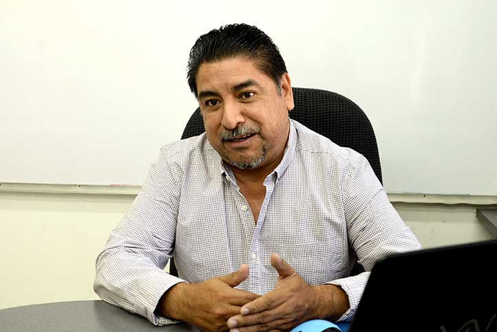 Andrés López Velázquez, jefe del Área de Vinculación de la FIME