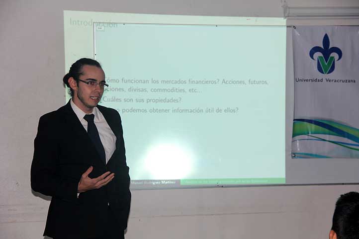 Carlos Manuel Rodríguez Martínez, primer titulado de la Maestría en Física 