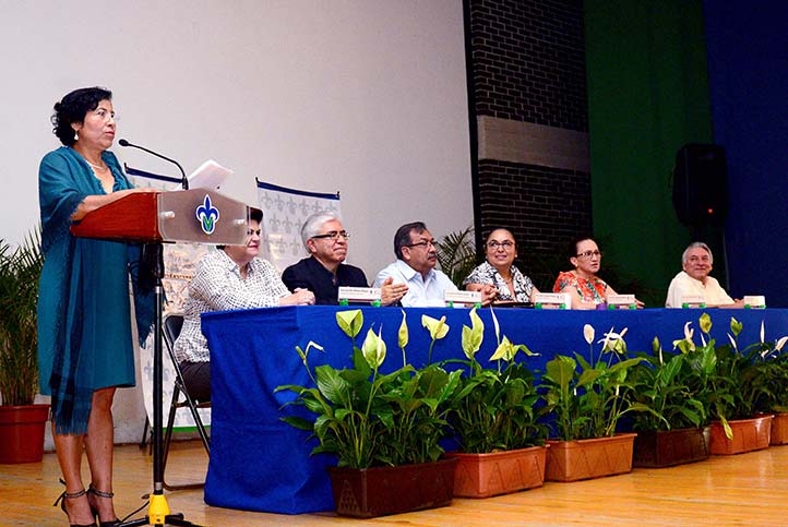 Yolanda González Molohua reconoció el esfuerzo cotidiano de la Facultad