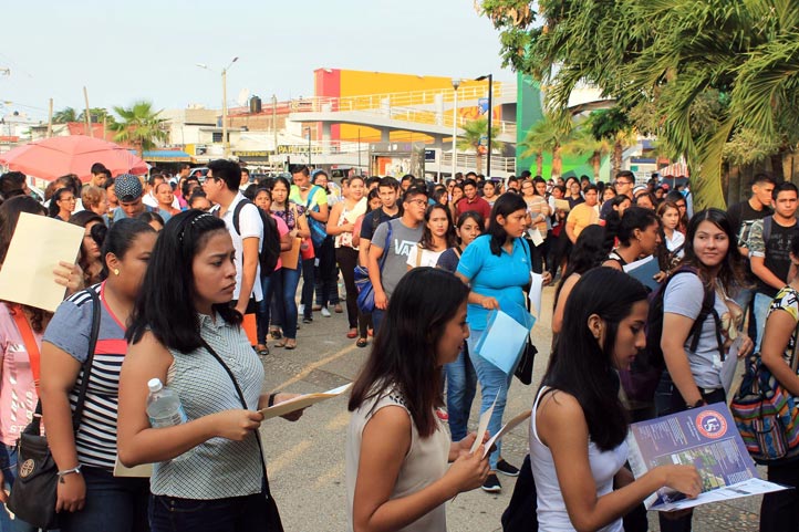 Nutrida asistencia en Coatzacoalcos-Minatitlán
