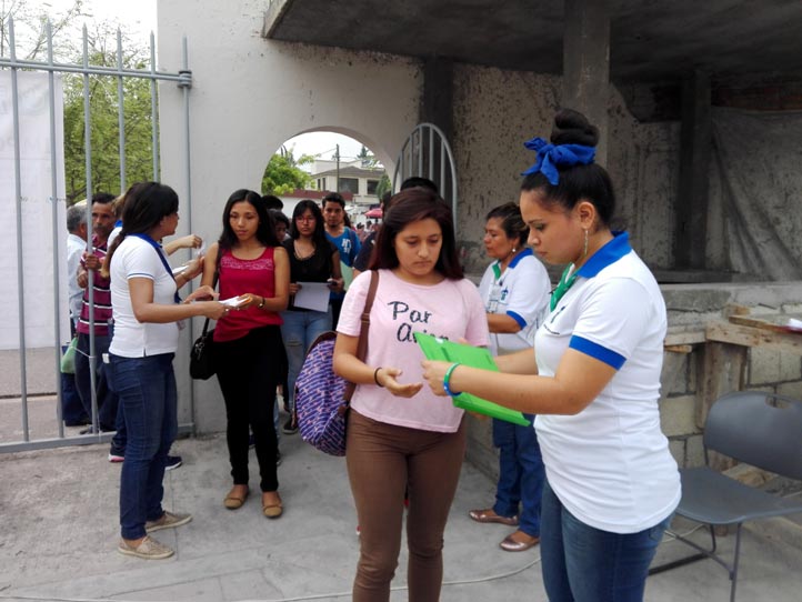 Estudiantes de Poza Rica participaron como auxilares
