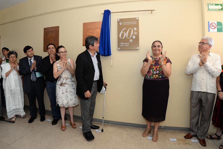 En la celebración se develaron placas conmemorativas