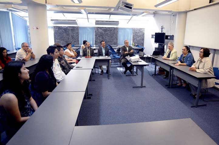 Los jóvenes se reunieron con autoridades universitarias