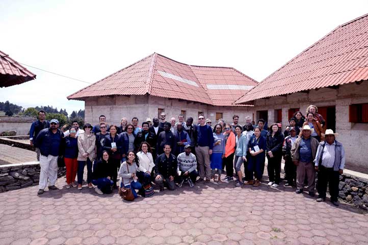 Los universitarios interactuaron con los pobladores