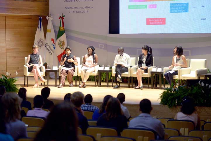 Integrantes de la Red Talloires en el “Conversatorio dirigido por jóvenes líderes”