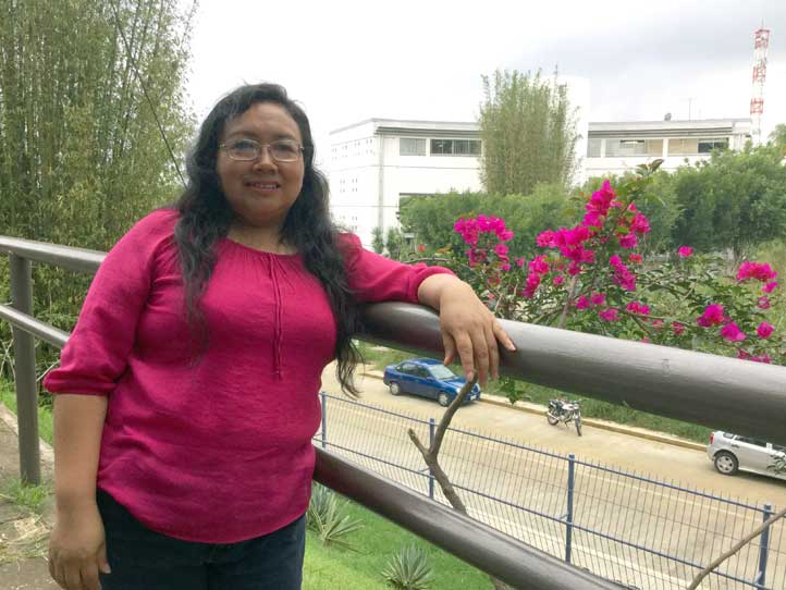 Demetria Reyes Hernández estudia Administración en el SEA