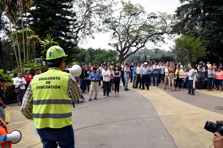 La evacuación se realizó en orden y sin contratiempos en la Unidad Central de Rectoria
