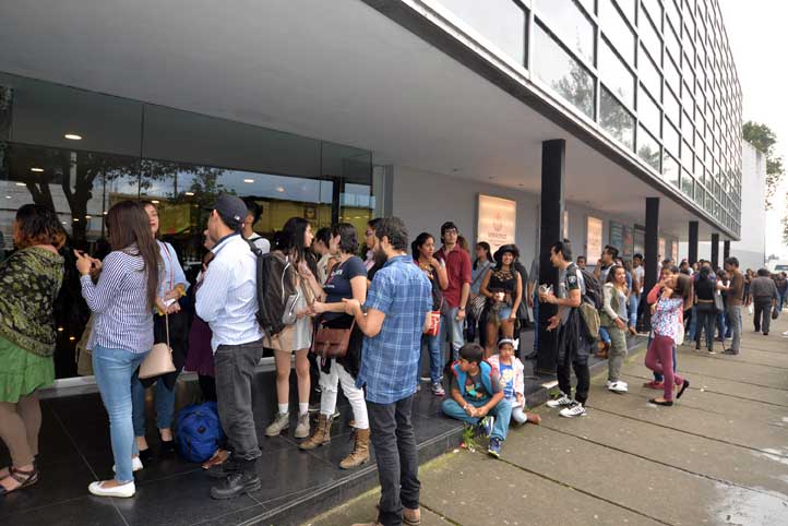 Universitarios, amigos y familiares se dieron cita en el Teatro del Estado