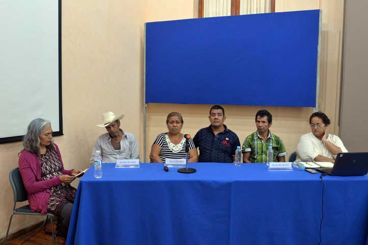 Martha García, Andrés Ramírez, Ángela Ramírez y su esposo Pedro, Mauro Rodríguez y Carmen Ramón